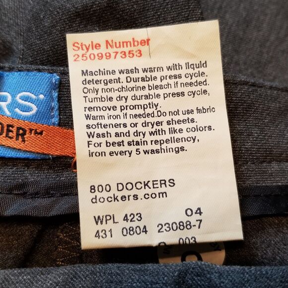Dockers Stain Defender Women's Size 12 Pleated Grey Dress Pants Favorite Fit - Picture 8 of 9